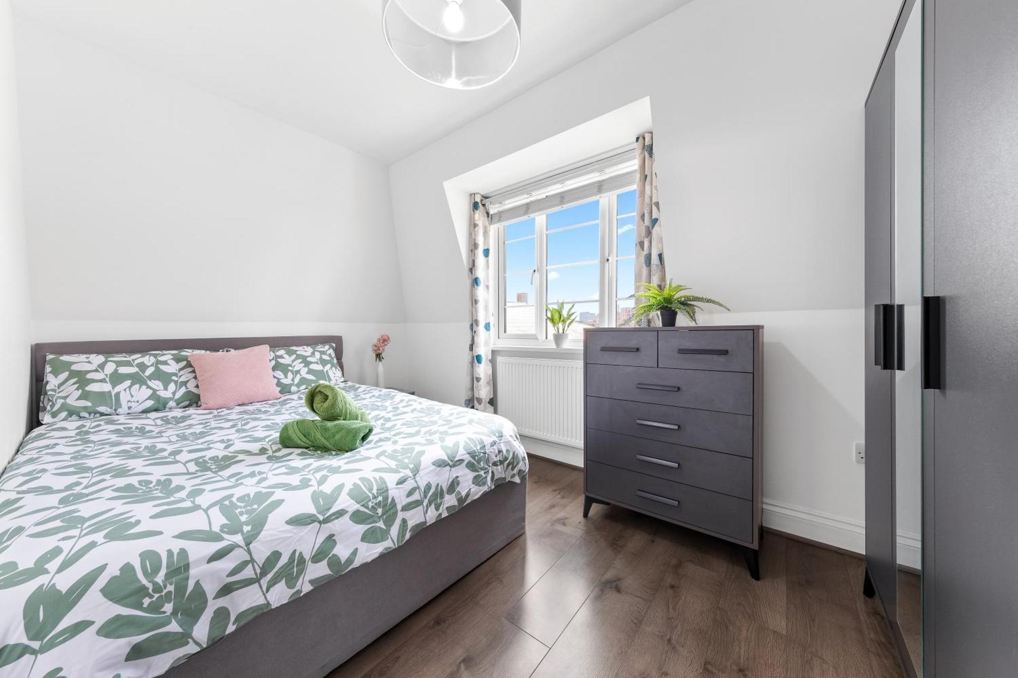 Central London Two Bedroom Serviced Apartment - Nine Elms Luxury Stay - Vauxhall & Westminster Eksteriør billede