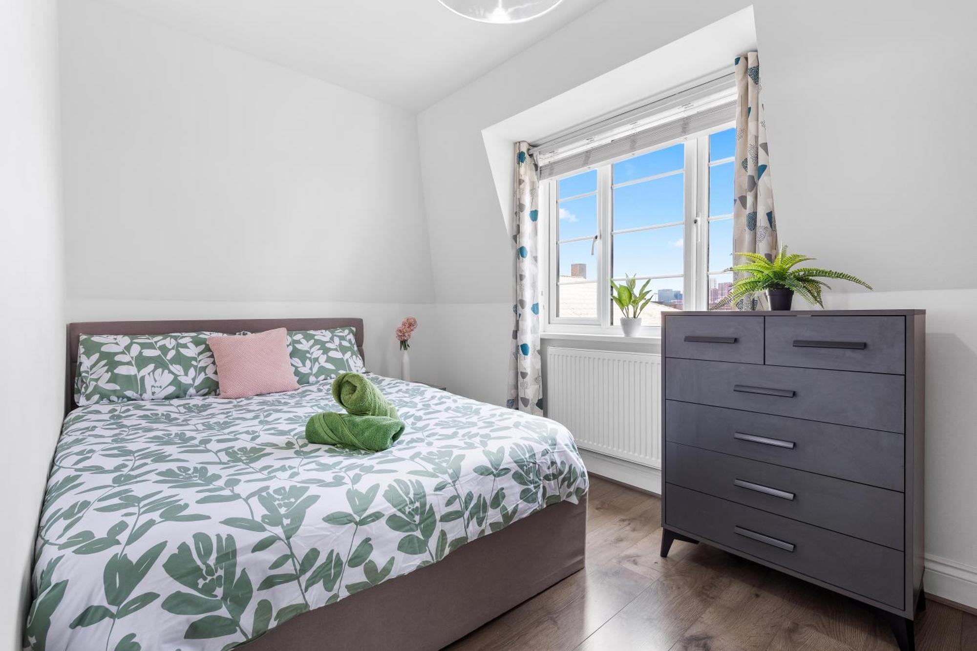 Central London Two Bedroom Serviced Apartment - Nine Elms Luxury Stay - Vauxhall & Westminster Eksteriør billede