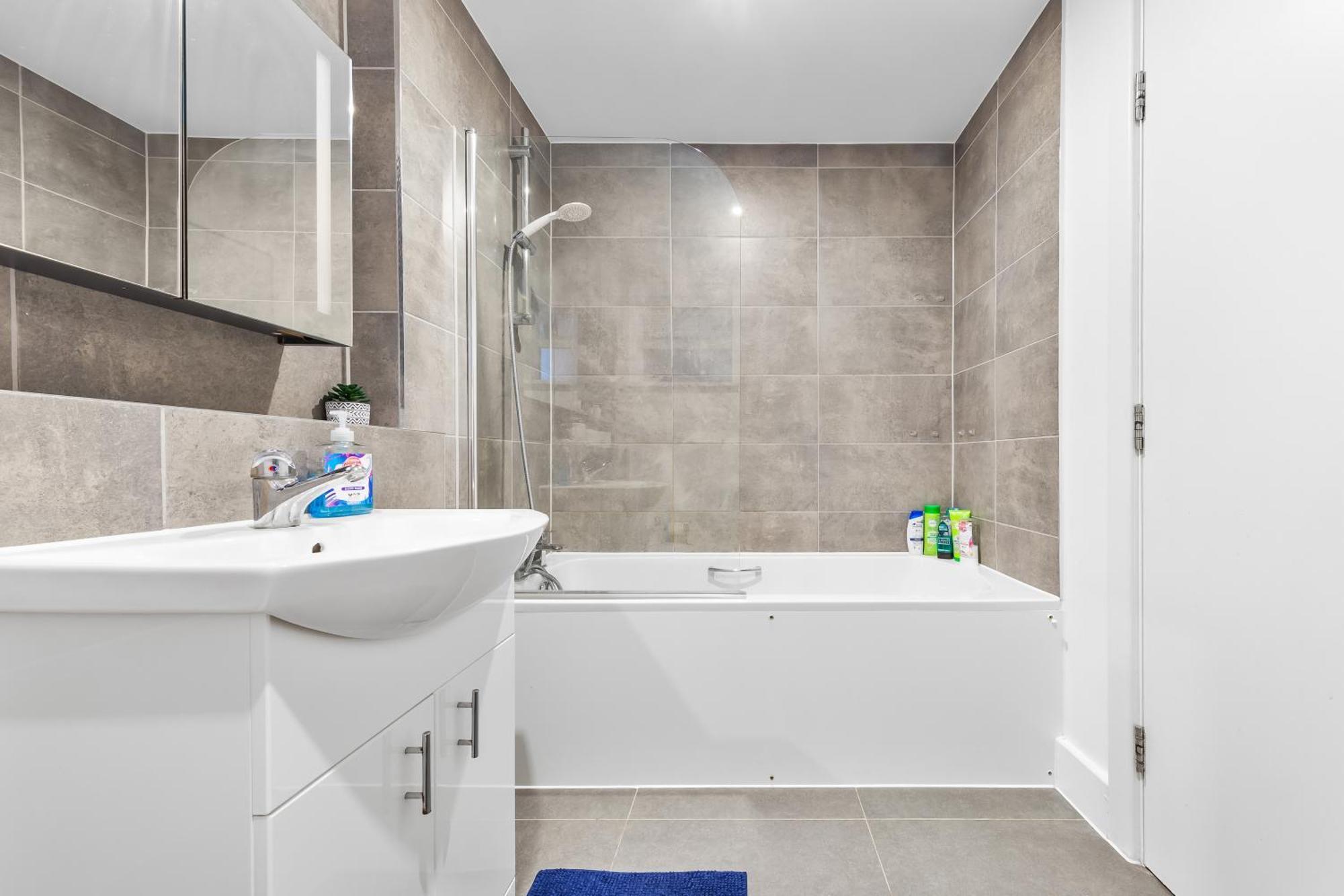 Central London Two Bedroom Serviced Apartment - Nine Elms Luxury Stay - Vauxhall & Westminster Eksteriør billede